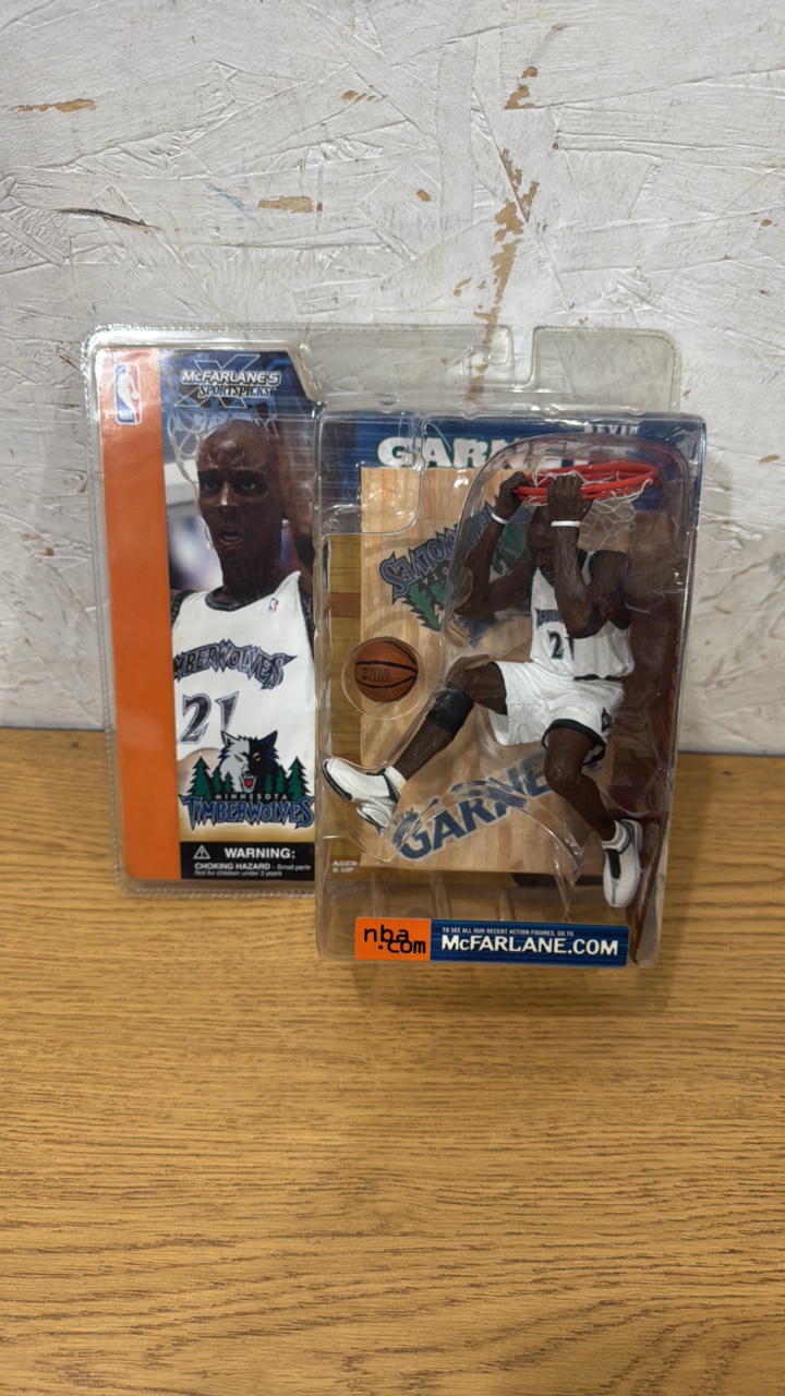 2002 McFarlane Kevin Garnett Figure