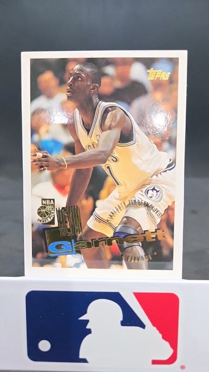 1995 TOPPS KEVIN GARNETT ROOKIE CARD