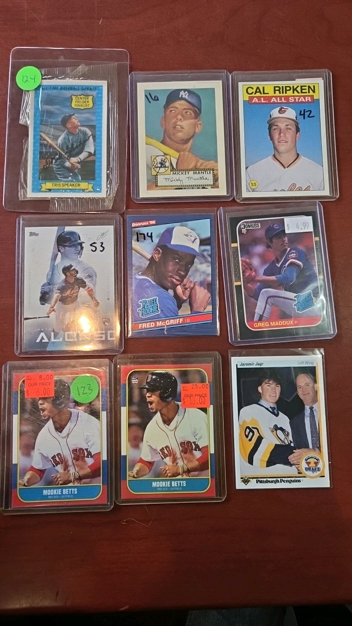 ASSORTTED BASEBALL CARDS LOT OF 9