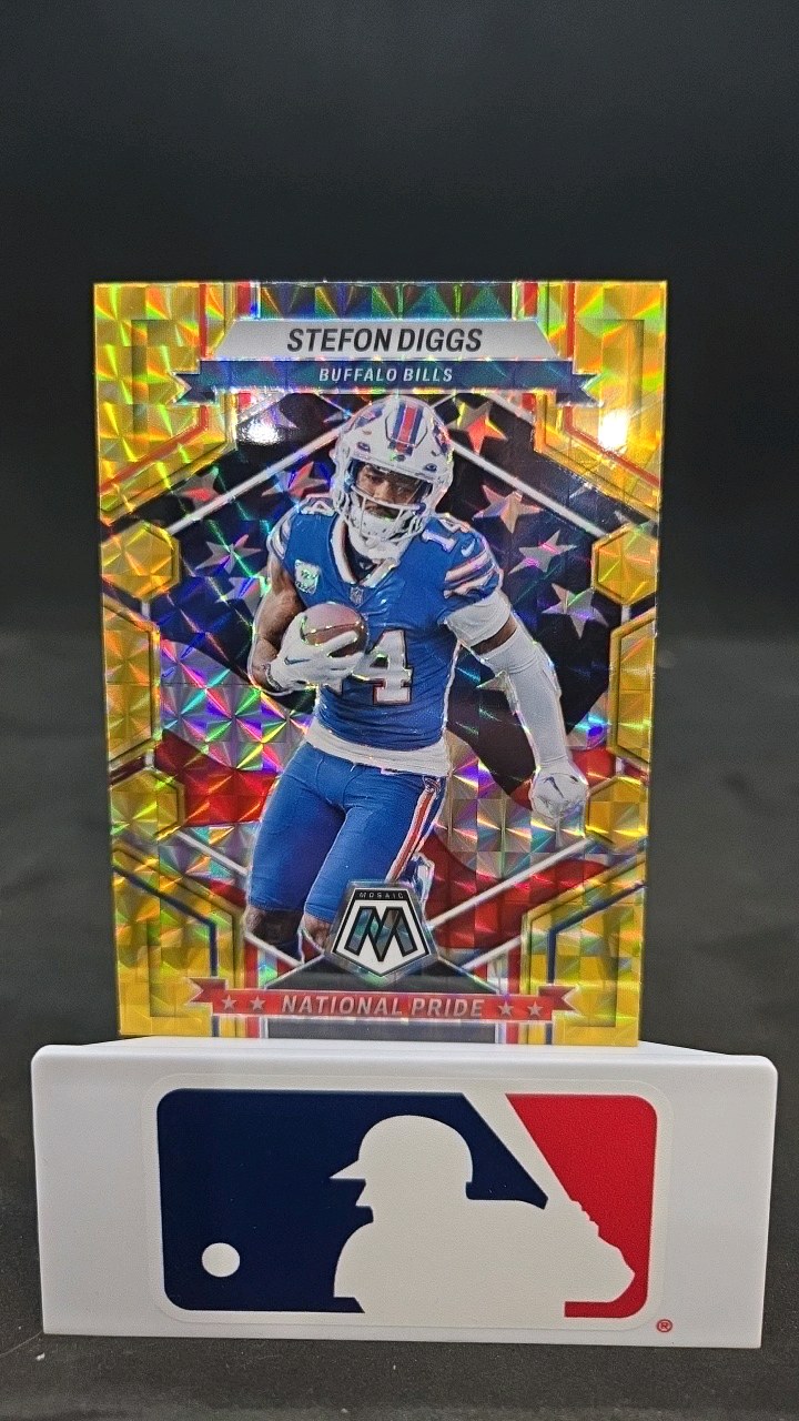 2023 MOSAIC STEFON DIGGS GOLD PRIZM