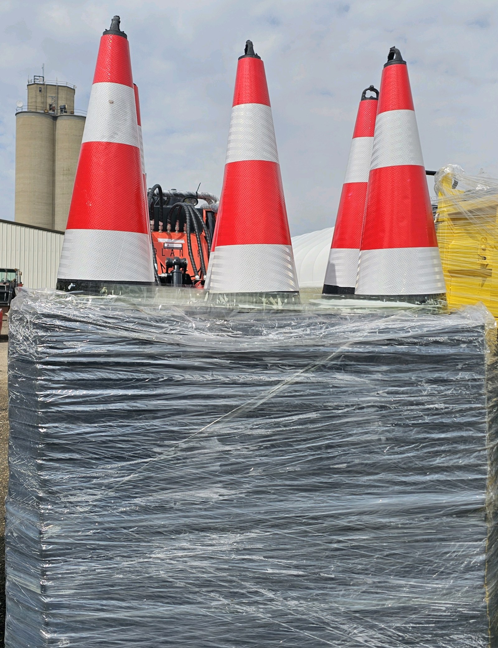Unused 2026 SAFETY TRAFFIC CONES IRSTC