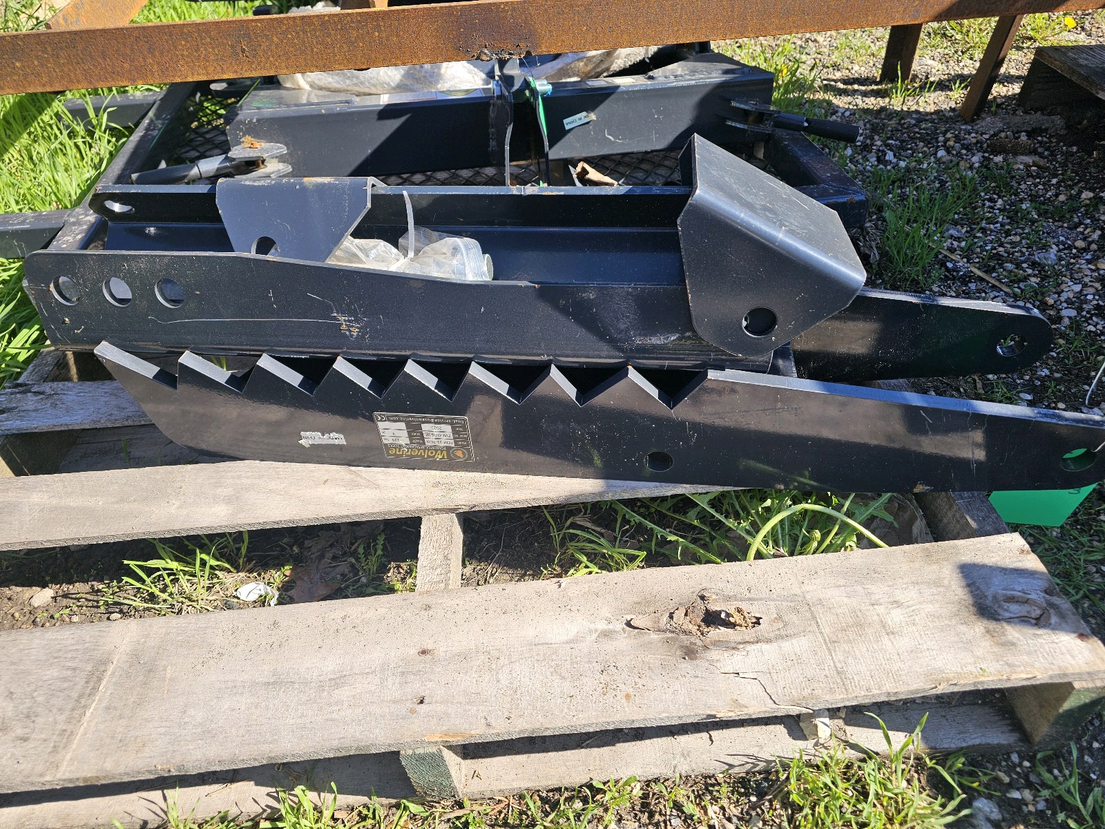 3236 Inch Weld-On Backhoe Thumb for Excavator & Tractor  Heavy Duty Steel Claw