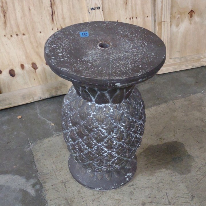 patio umbrella table