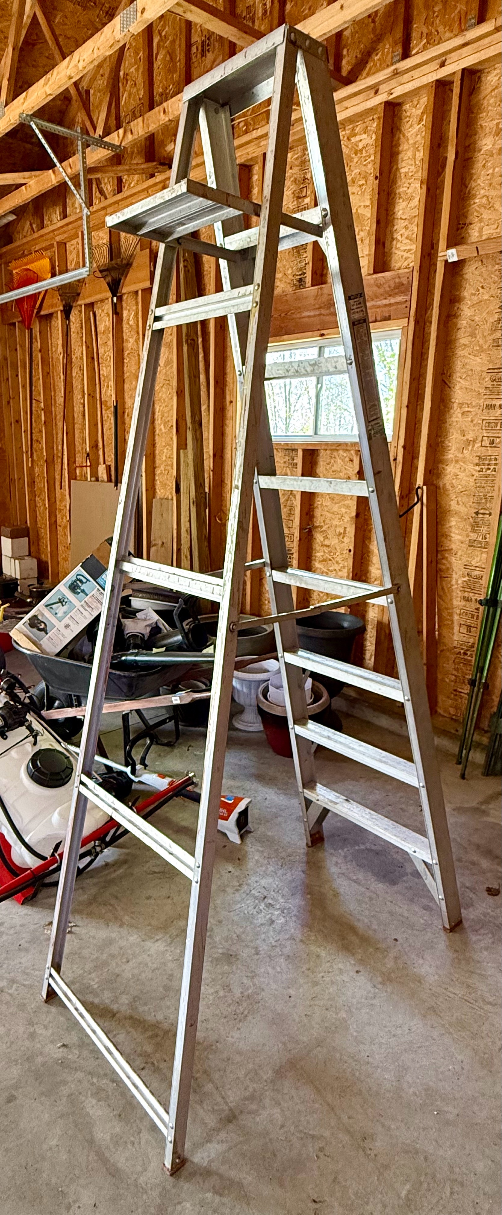 8ft Aluminum Ladder