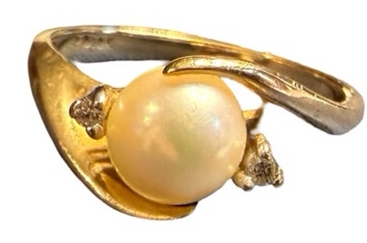10K Pearl & Diamond Size 6 Ring