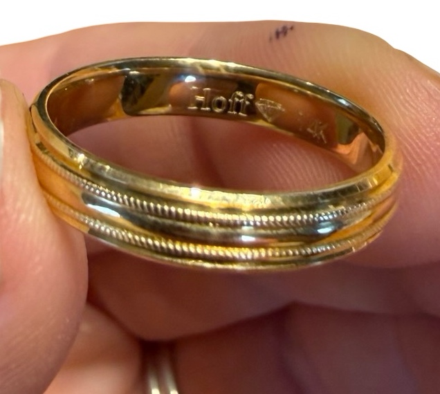 14K - Size 8 - Hoff Brand Gold Band
