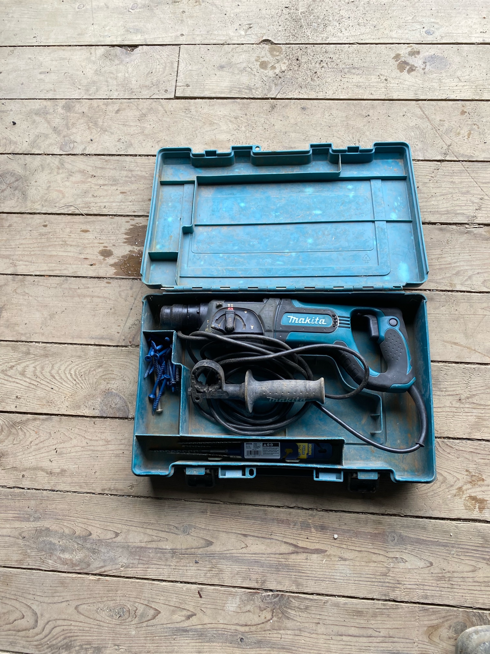 Mikita hammer drill