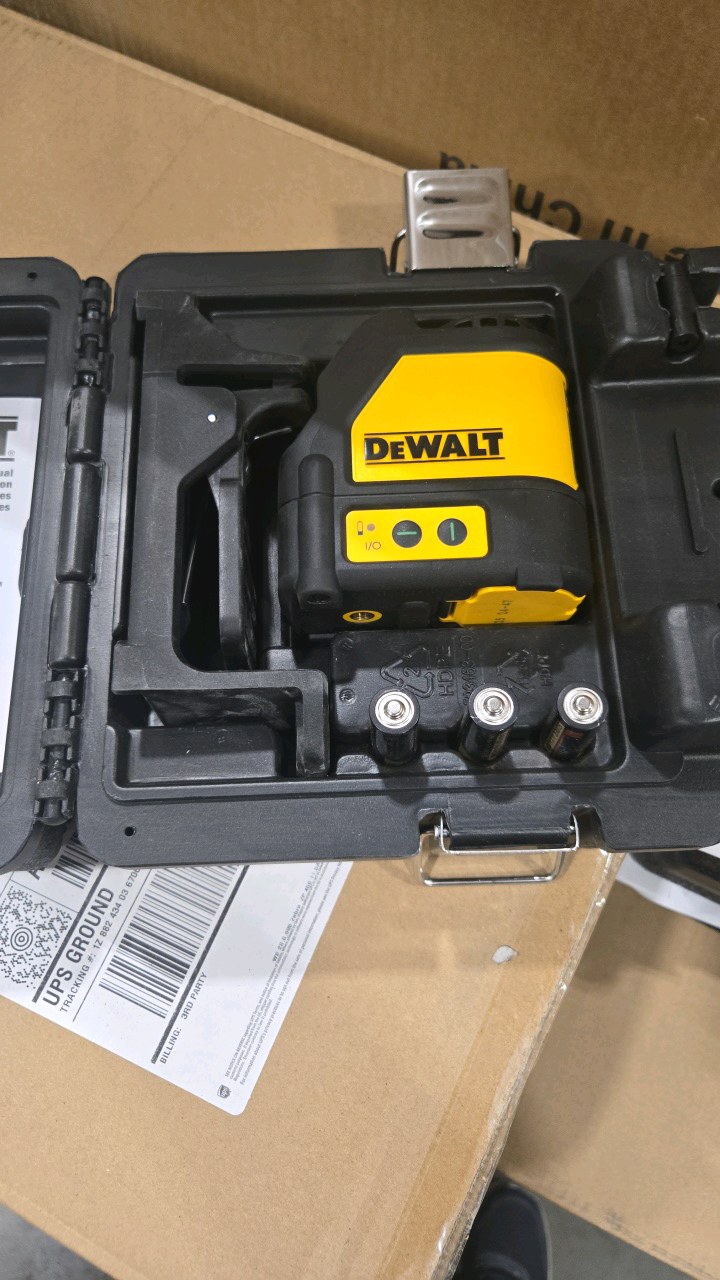 DEWALT 100 ft. Green Self-Leveling Cross Line Laser Level with (3) AA Batteries & Case