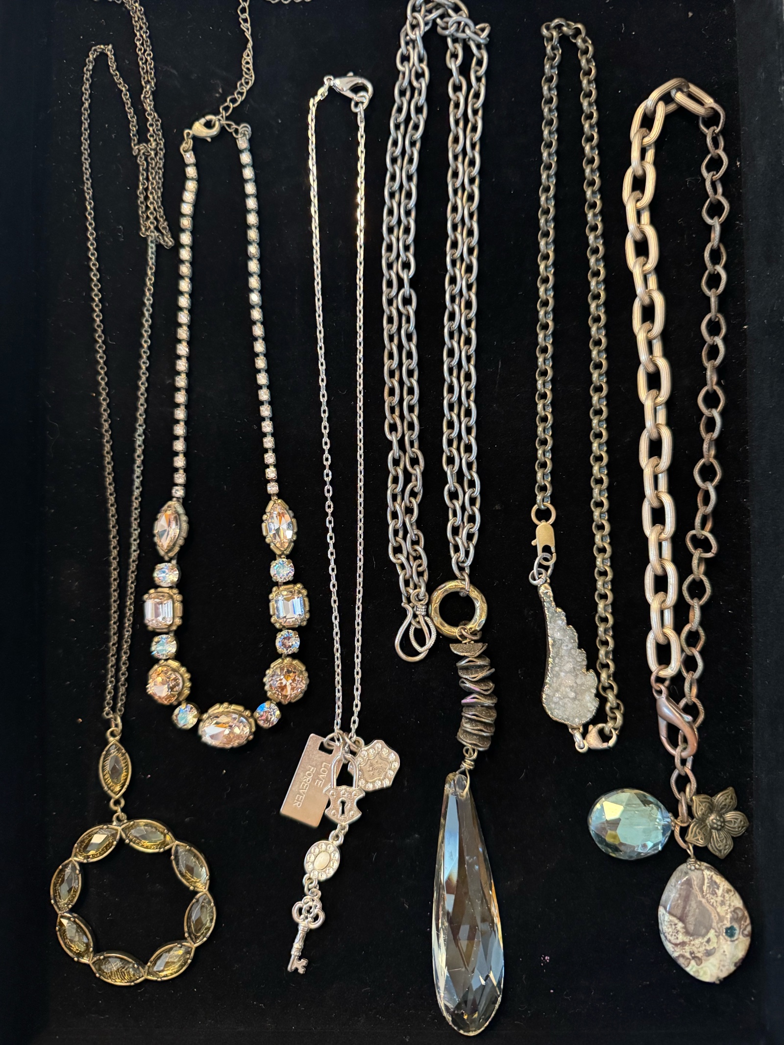 Chunky chains with unique crystals