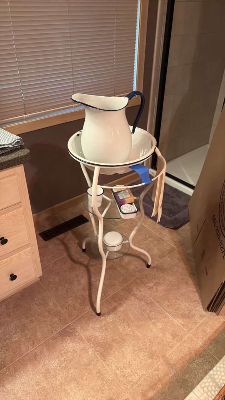 3-tier shabby-chic stand w enamel wash basinpitcher