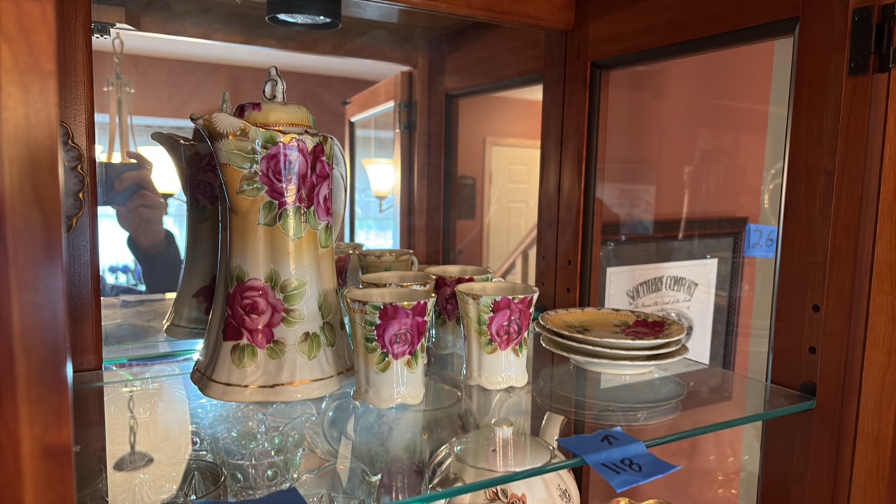 China with roses