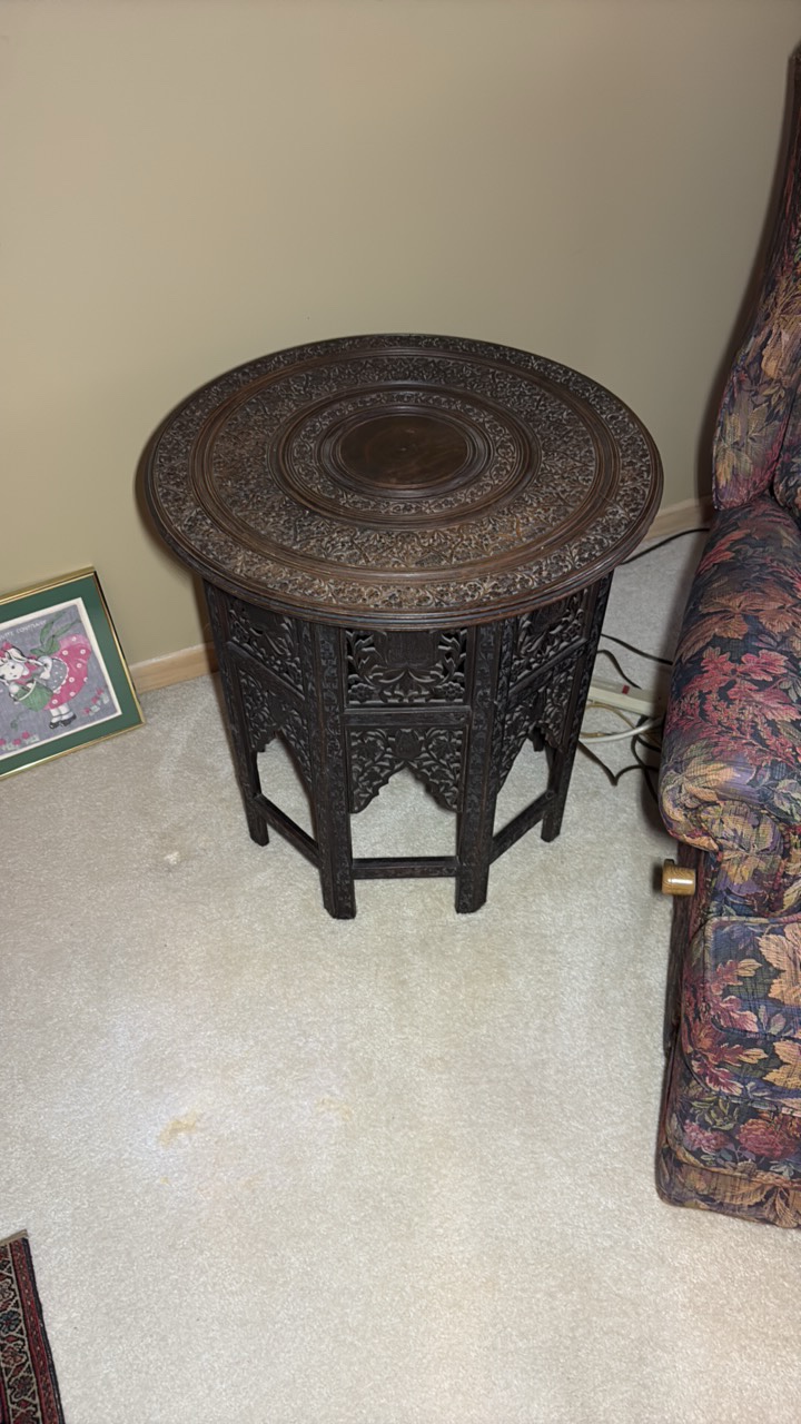 Vintage hexagon table H24 x D 24