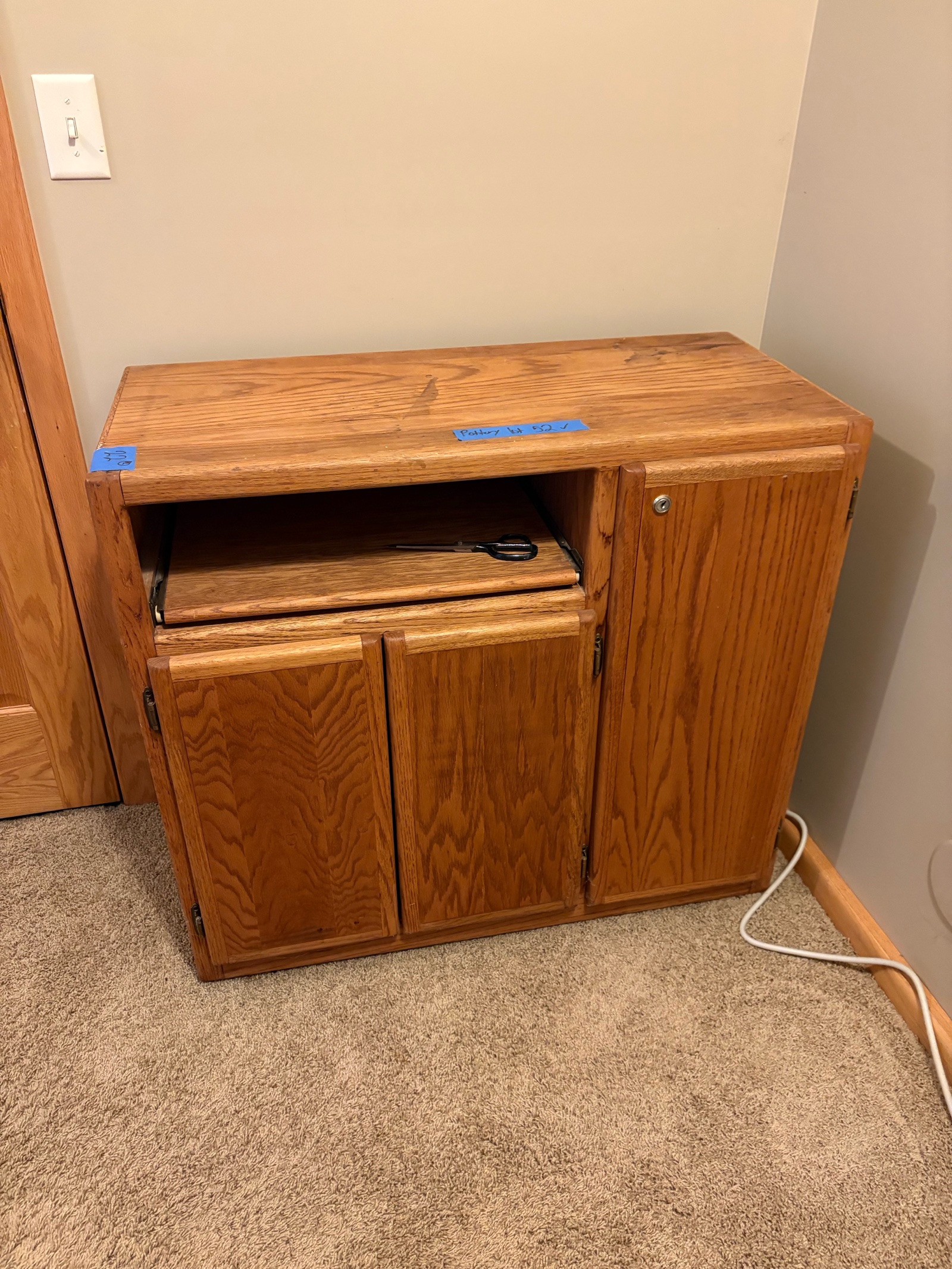 Office desk L 36 x H 32 x D 17