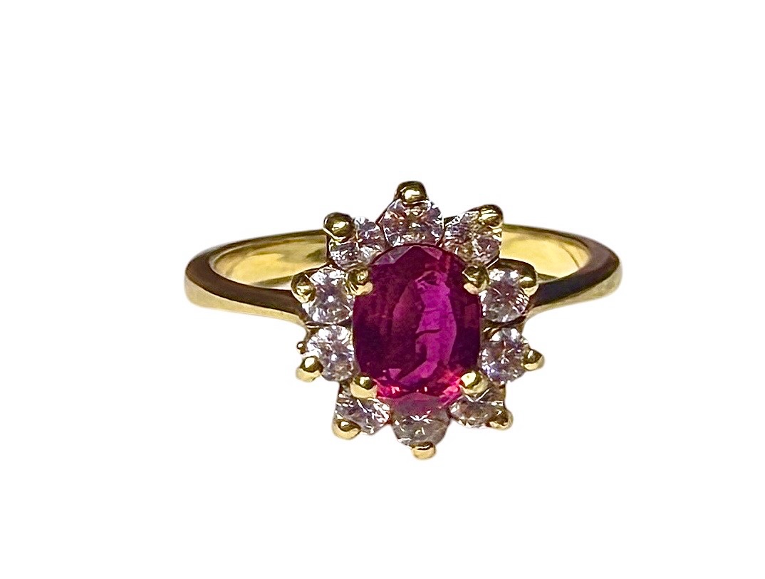 Stunning 18K Gold & Diamond Ring