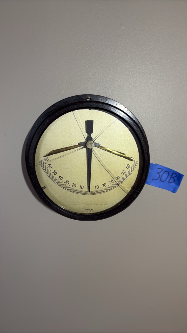 Vintage Moeller Instrument Company Ship Clinometer.