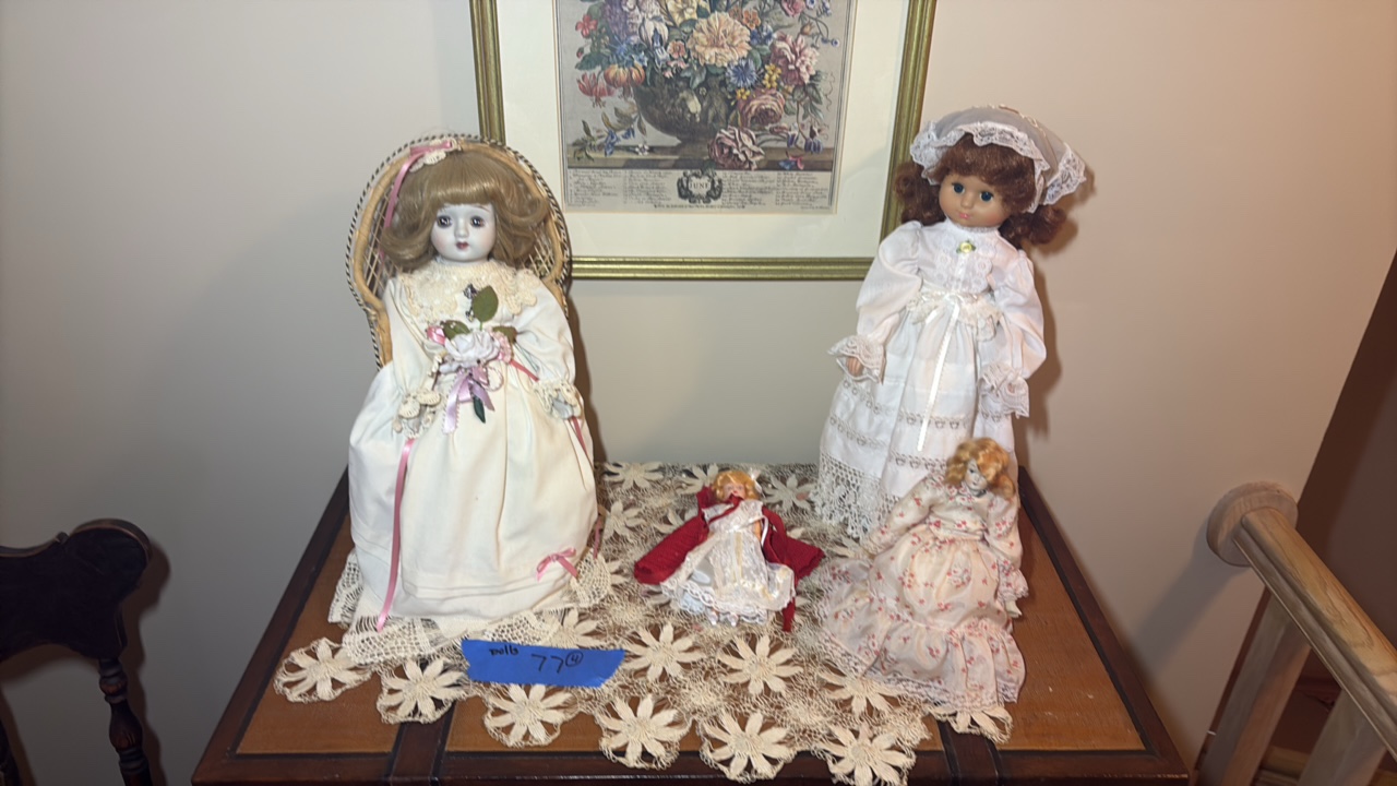 (4) vintage porcelain dolls