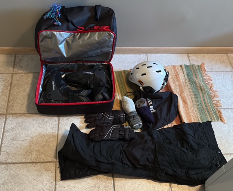 Alpina Discovery boots pants, gloves, socks Pret Helmet
