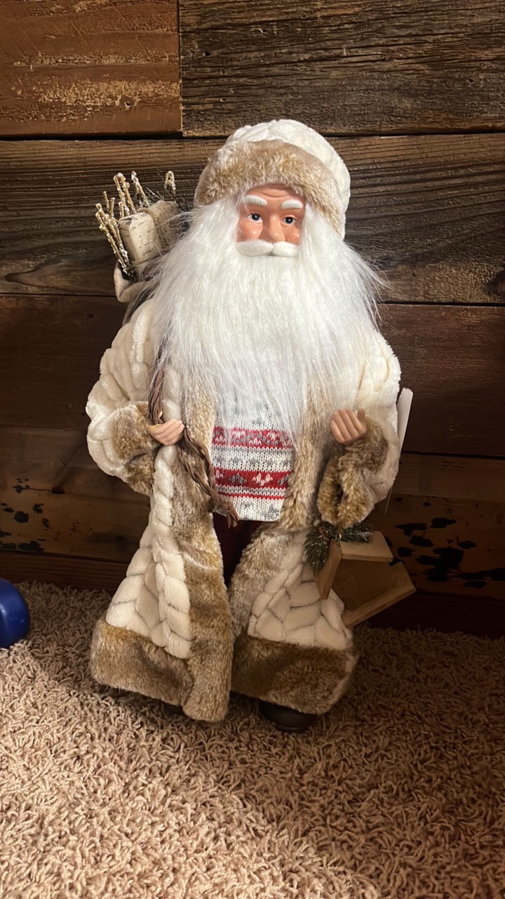 18 Woodland Santa