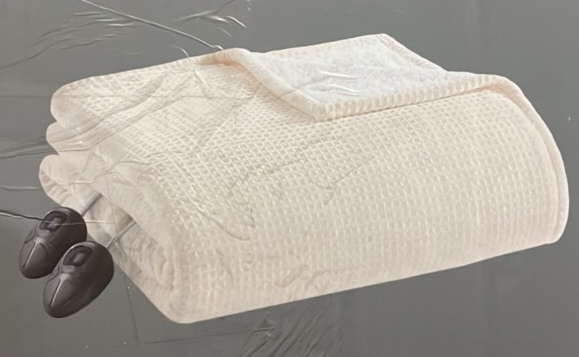 Queen Heated Blanket  Beautyrest 84 in. x 90 in. Heated Waffle Plush w Sherpa Reverse Queen Blanket  Whisper White  Retail $375