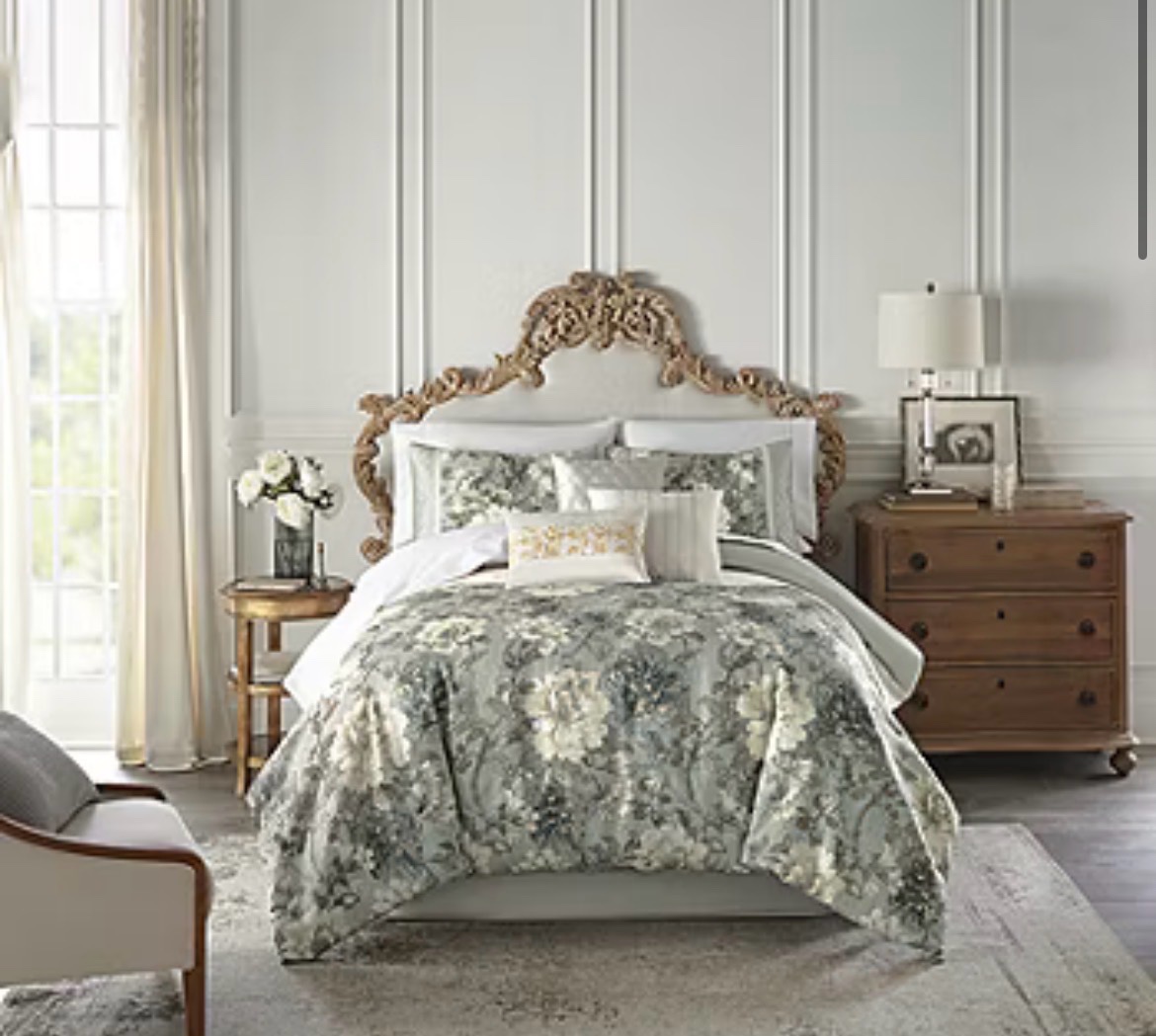 Full - Broadhaven Emery 7-pc. Embellished Comforter Set - one comforter, two shams, three decorative pillows, one bed skirt  Retail $119