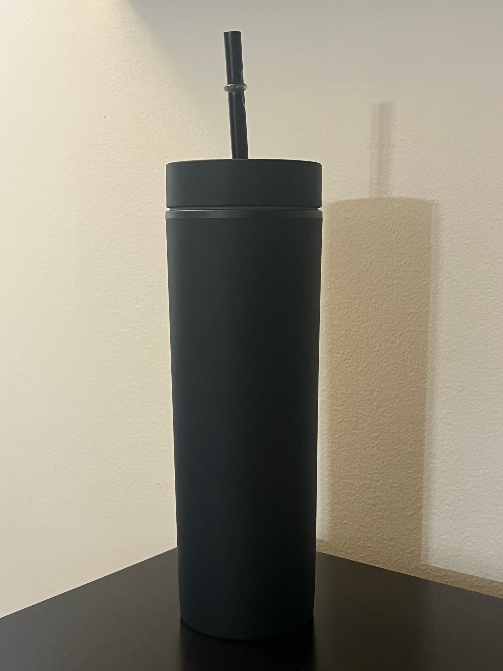 Strata 16 oz tumbler with cover and plastic straw  color black