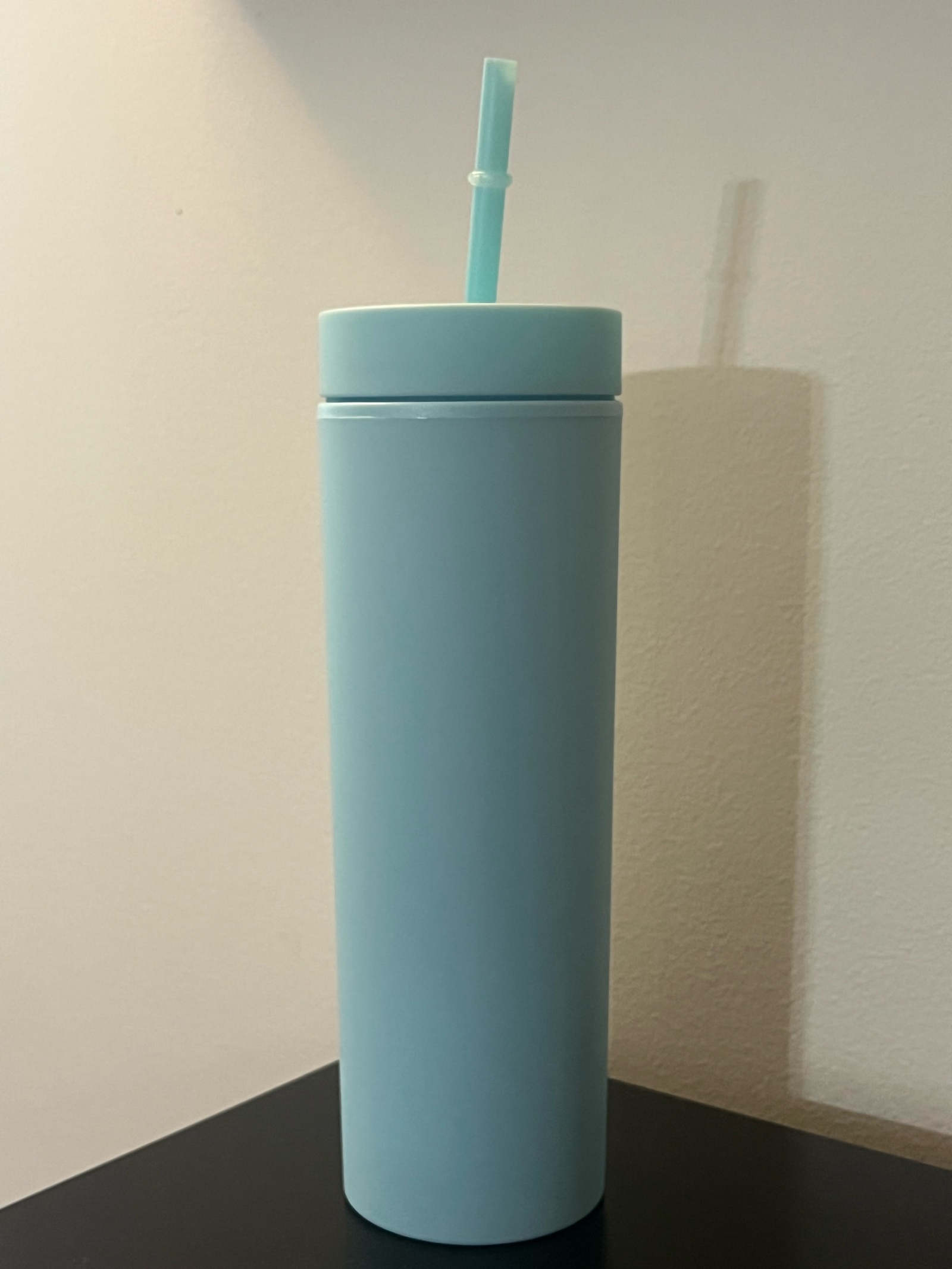 Strata 16 oz tumbler with cover and plastic straw  color Sky