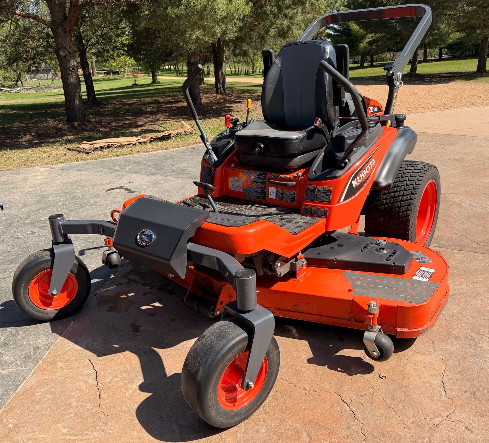 Kubota ZD1211 Diesel Zero Turn  72 Deck  603 Hrs  Commercial w NEW Blades, Drag Harrow & Fuel Can (Approx. $23,949.00 MSRP)