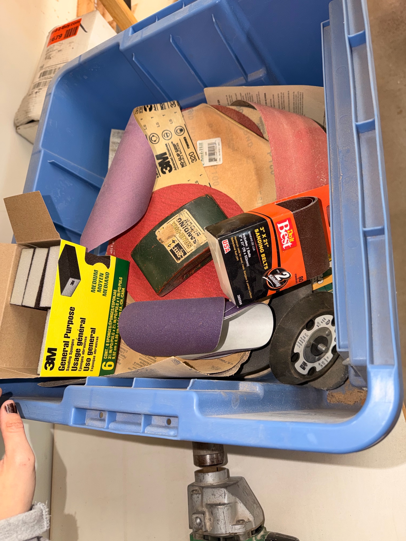 Tools & Sanding equipment.
