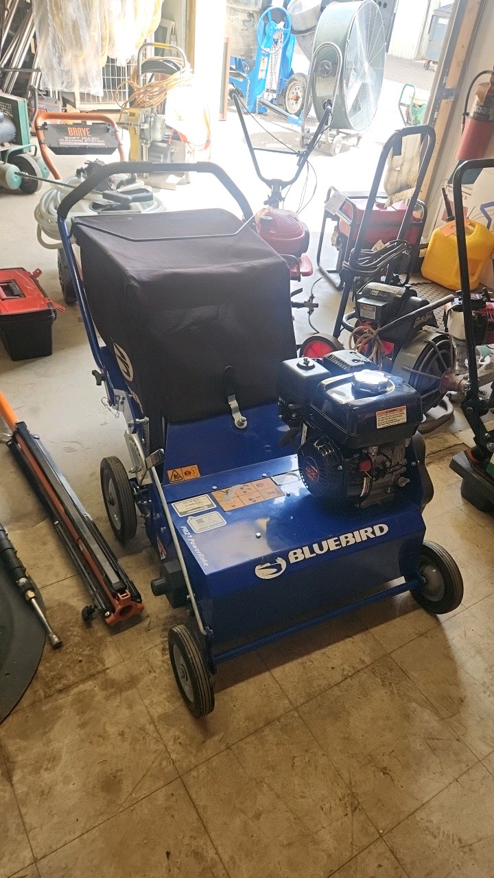 Bluebird Gasoline Power Rake PR22H5FBA
