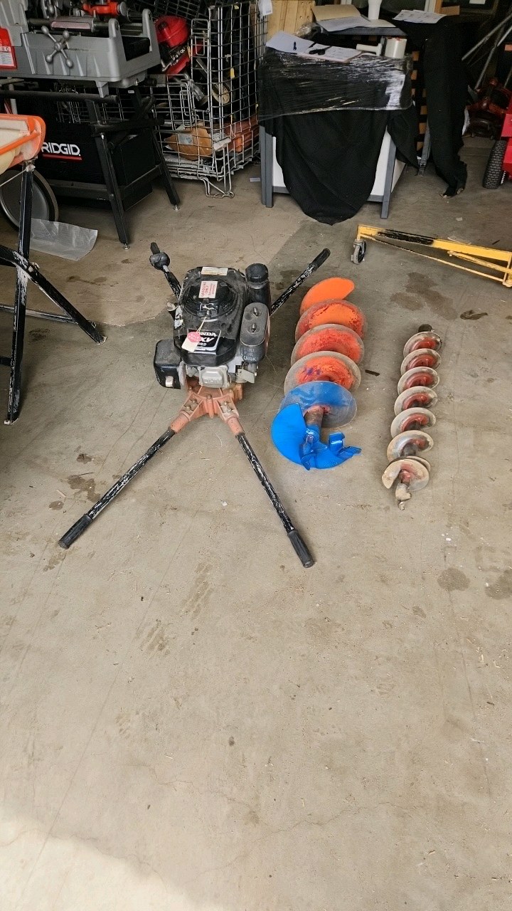 Two-Man Post Auger with 6 and 10 Auger Bits