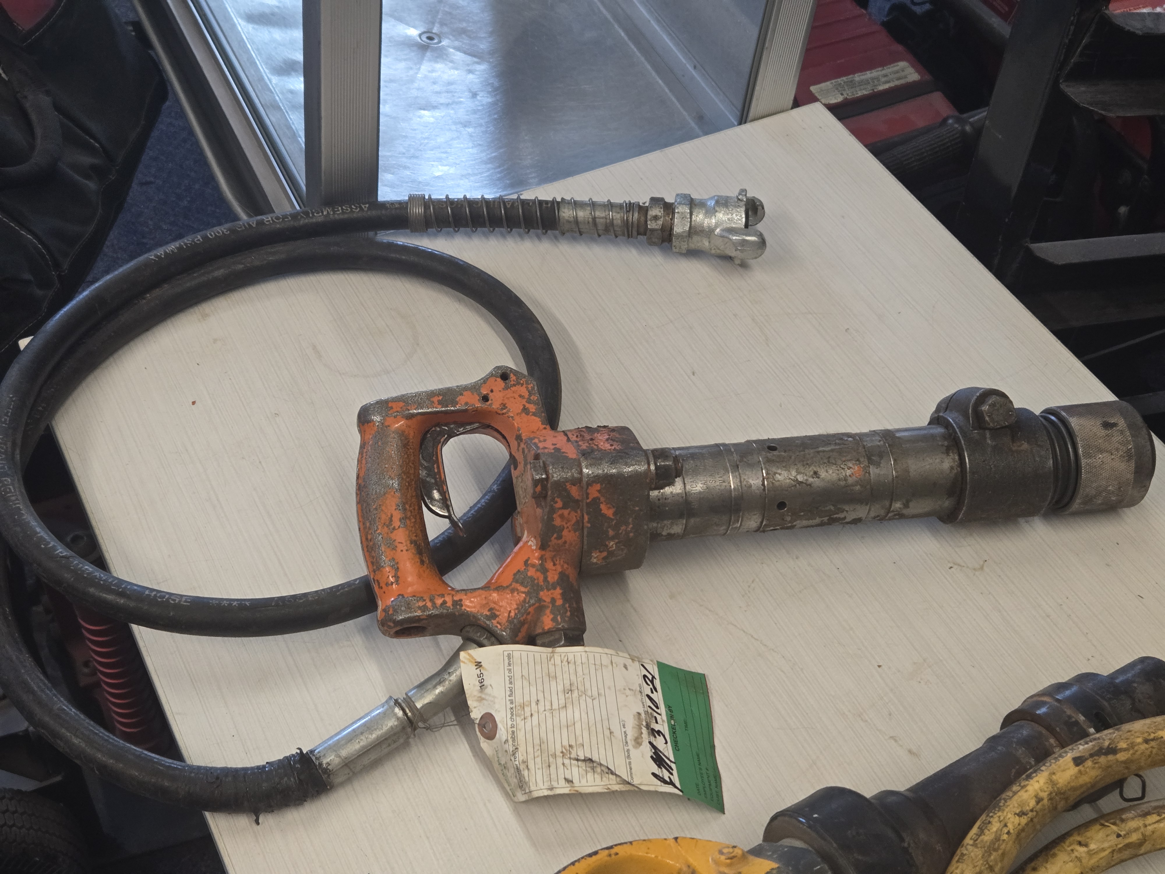 Pneumatic Chipping Hammer