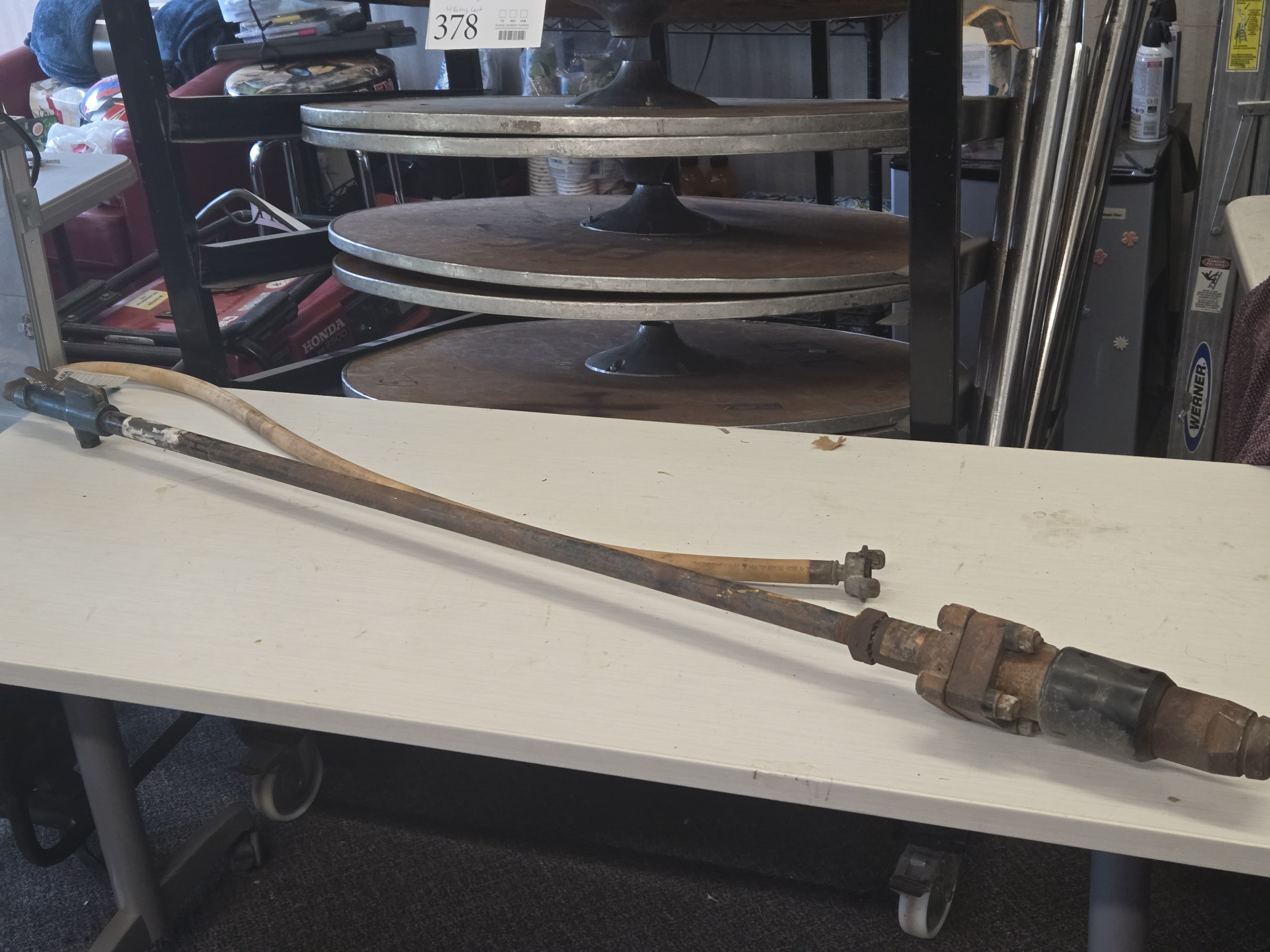 Pneumatic Long Reach Scaler