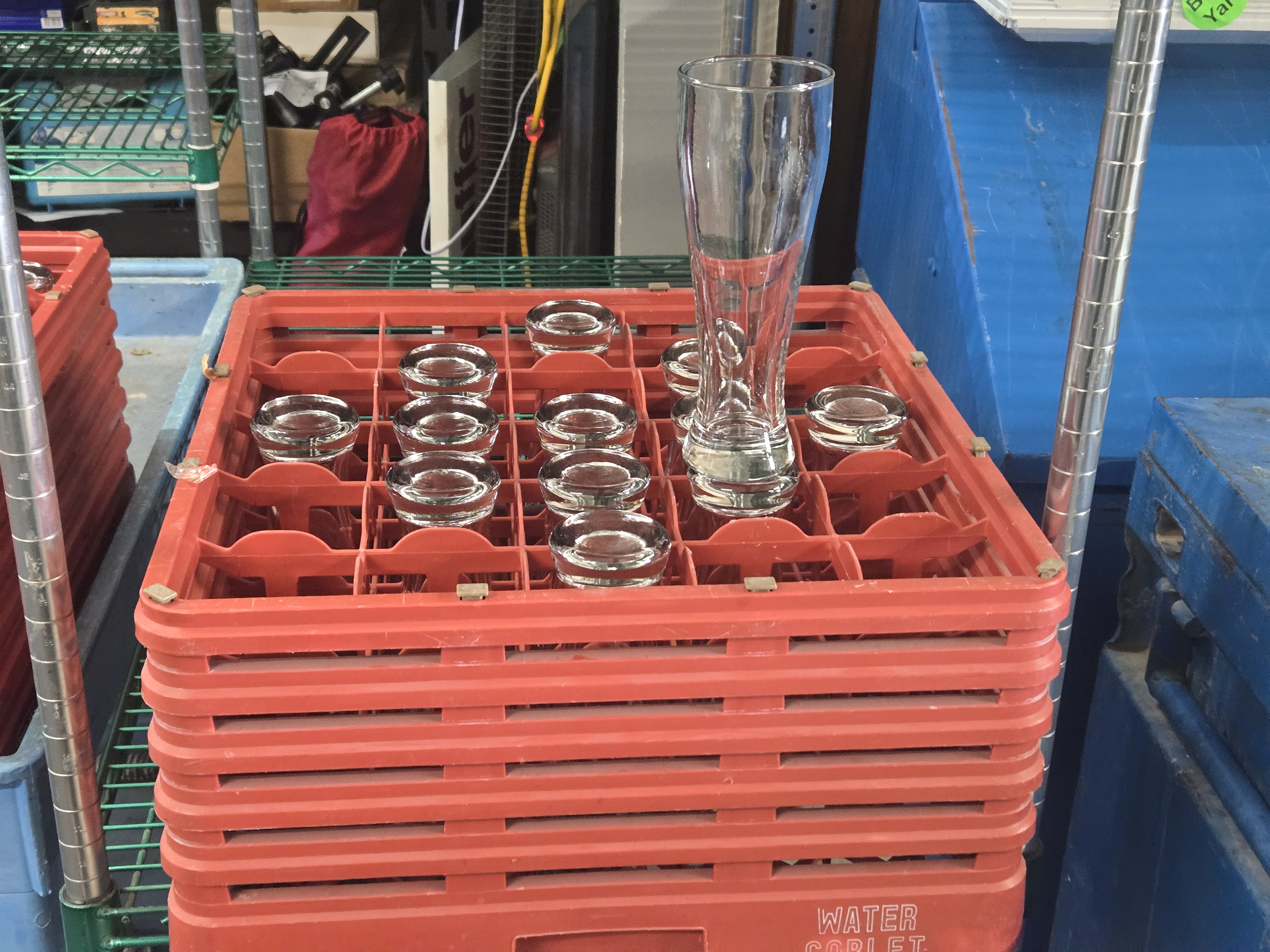 Pislner Beer Glasses wTray