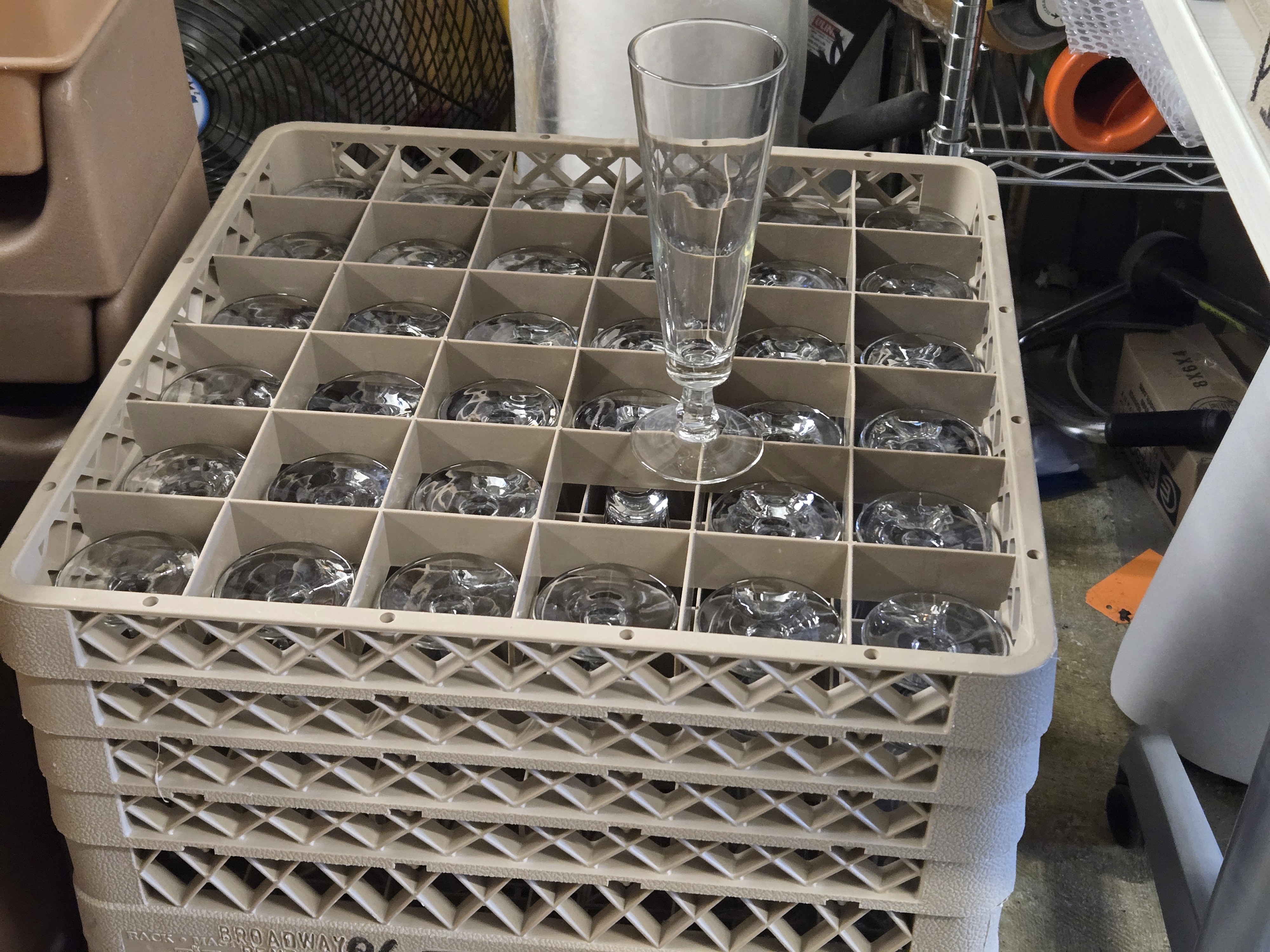 Pislner Glasses wTray