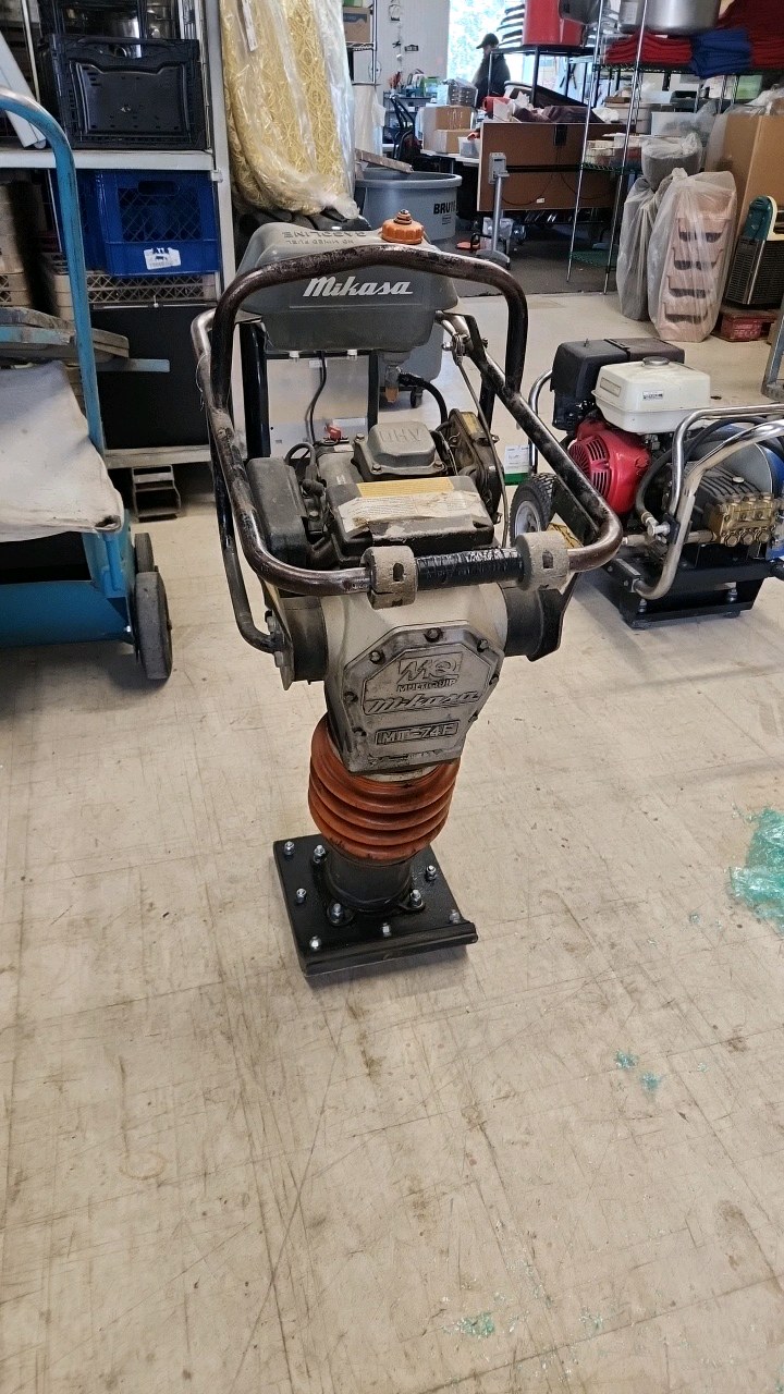 Mikasa MT-74F Gasoline-Powered Jumping Jack Tamper
