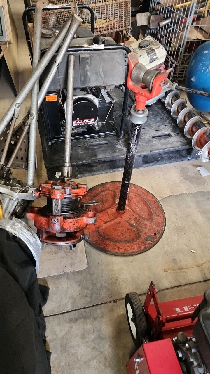 Ridgid� Pipe Threader with Adjustable Pipe Support