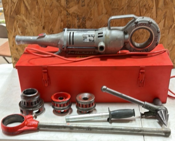 RIDGID 700-T2 heavy-duty, handheld electric pipe threader