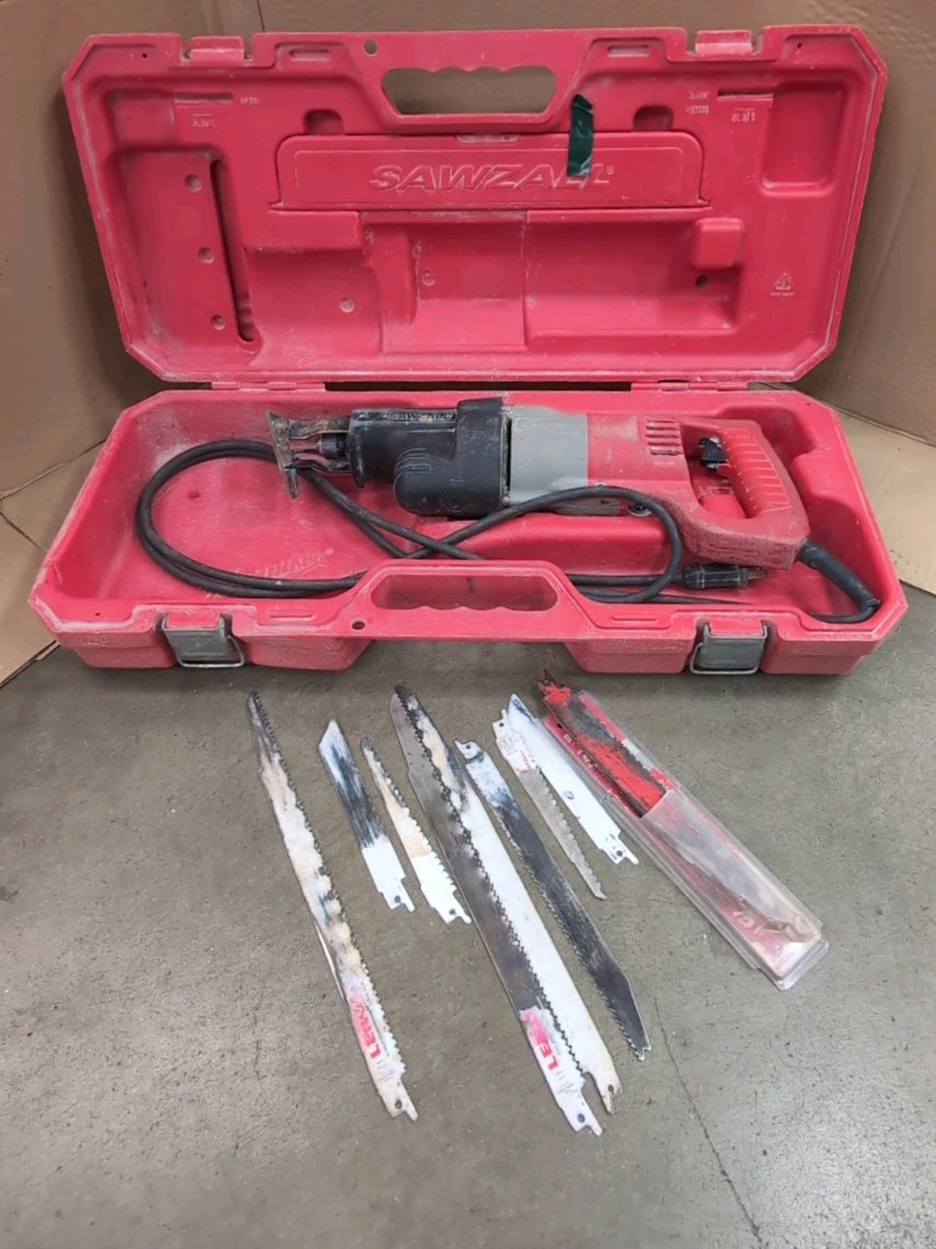 Milwaukee corded Sawzall reciprocating - In case w extra blades