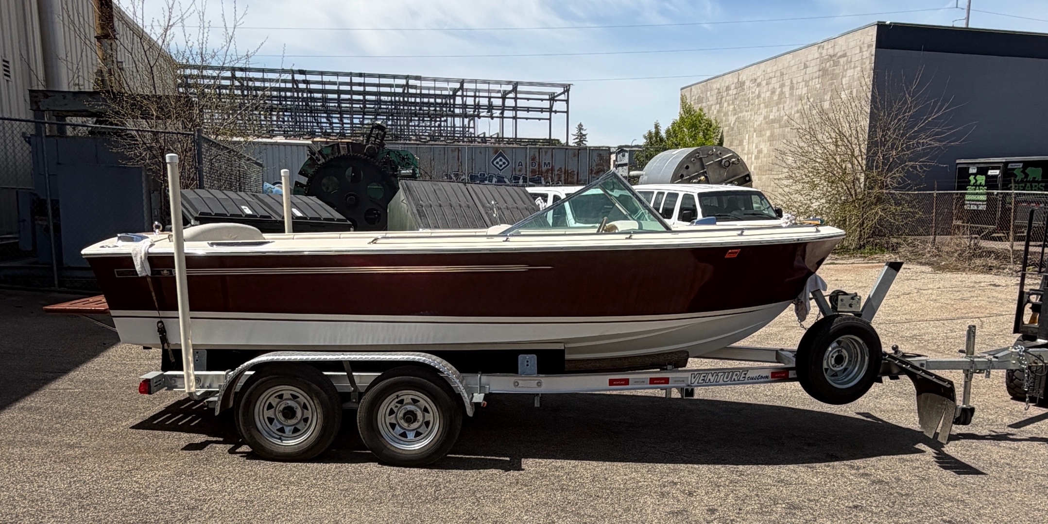 1972 Century Resorter Boat & 2017 Ventura Trailer
