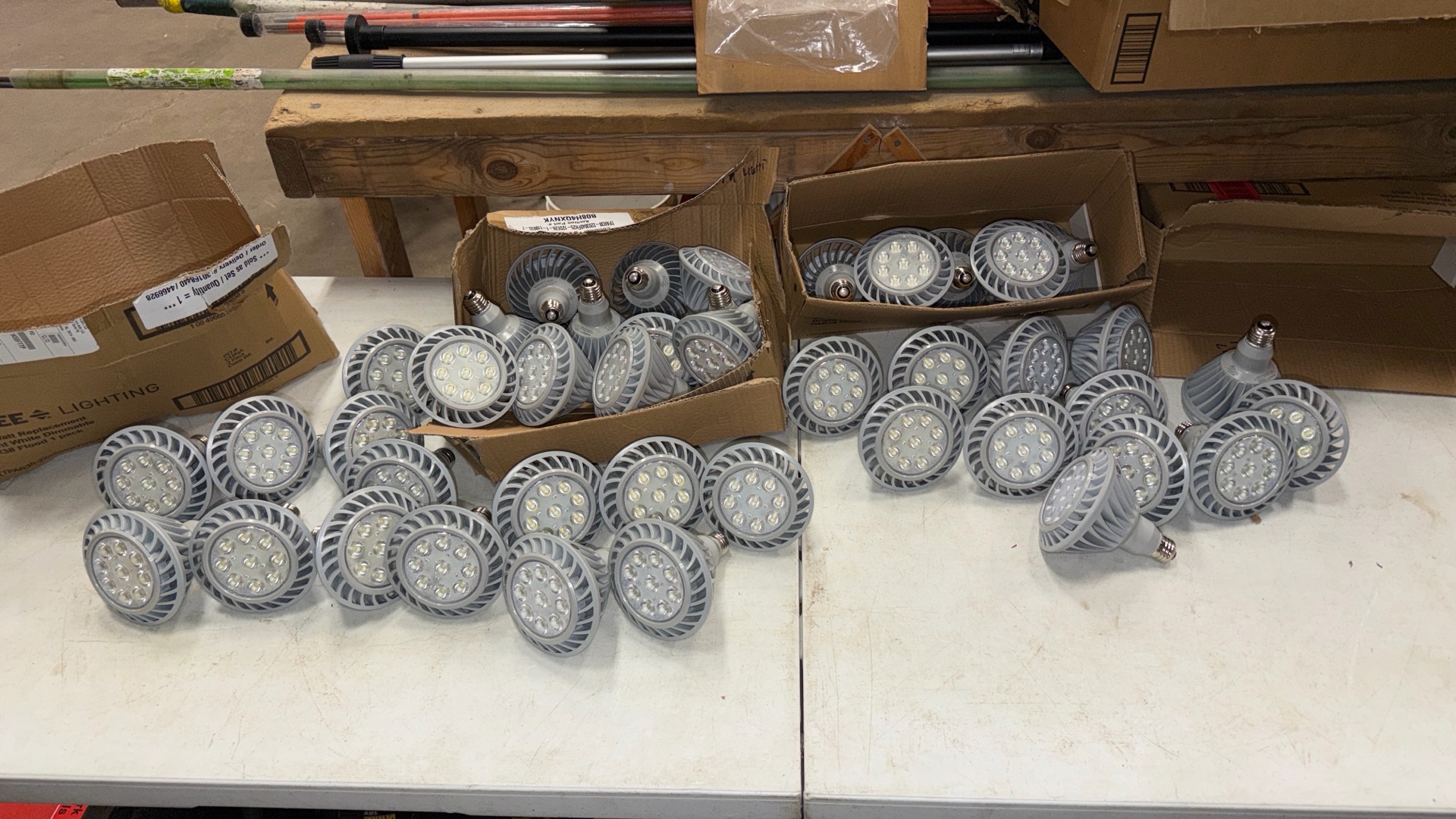(44) LED lights 1650 Lumens, 26W