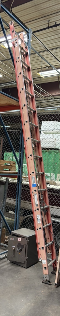 Louisville 28 extension ladder