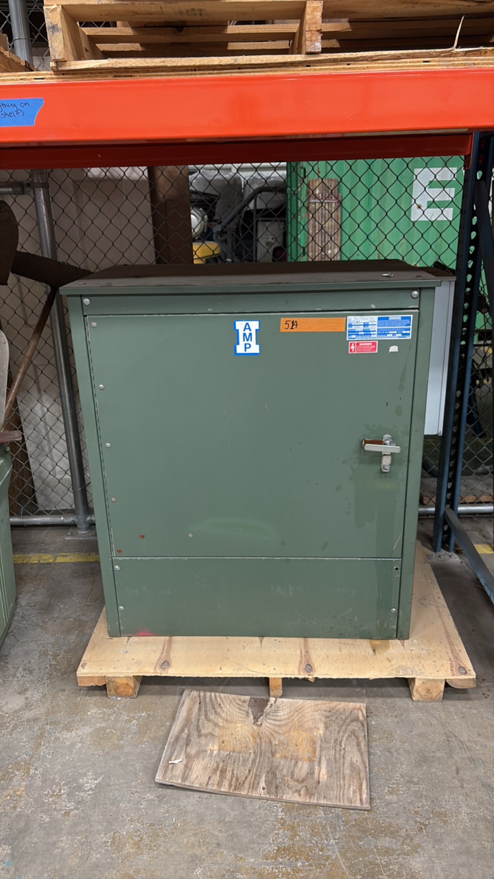 Fuse disconnect with current transformer cabinet