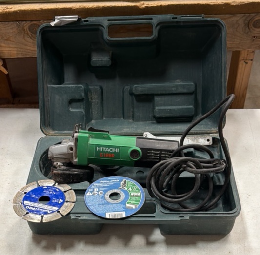 Hitachi  4-12 in. compact, corded angle grinder
