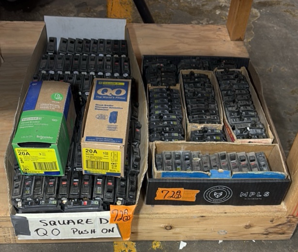 Circuit breaker switches
