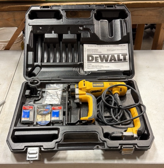 Dewalt cut-out tool
