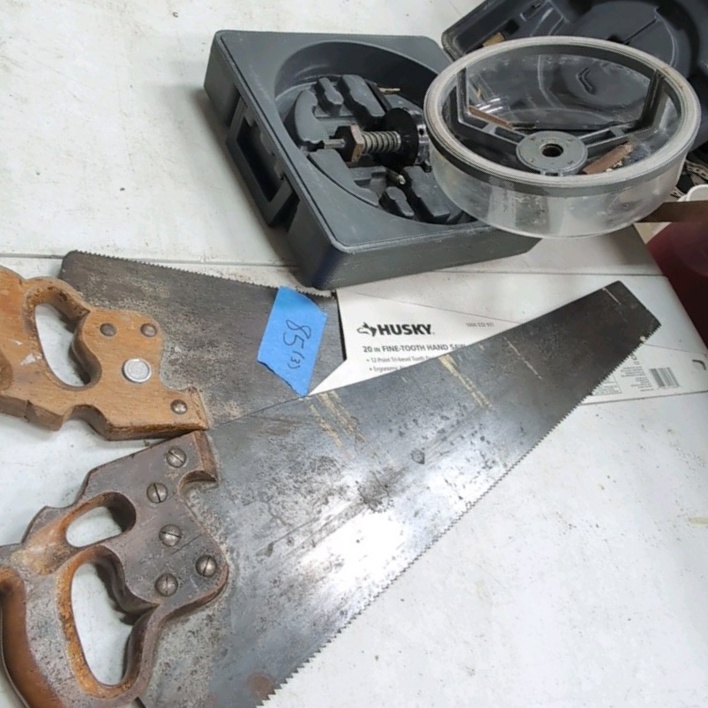 Adjustable hole saw and 2 hand saws