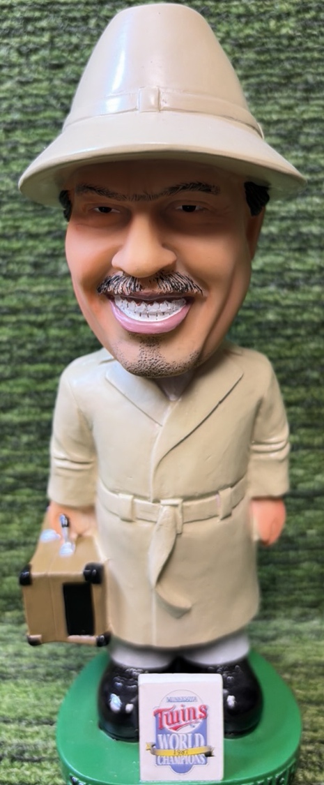 Juan Berenguer Bobble Head 1987 World Series  In Trench Coat & HatGlasses  Minnesota Twins