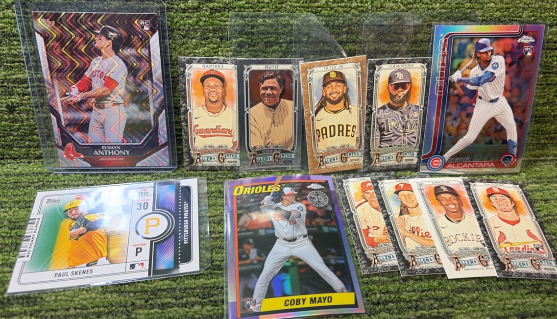 MLB BASEBALL LOT of 12 Cards  INSERTS, STARS, MINIs, INSERT MINIs & RCs