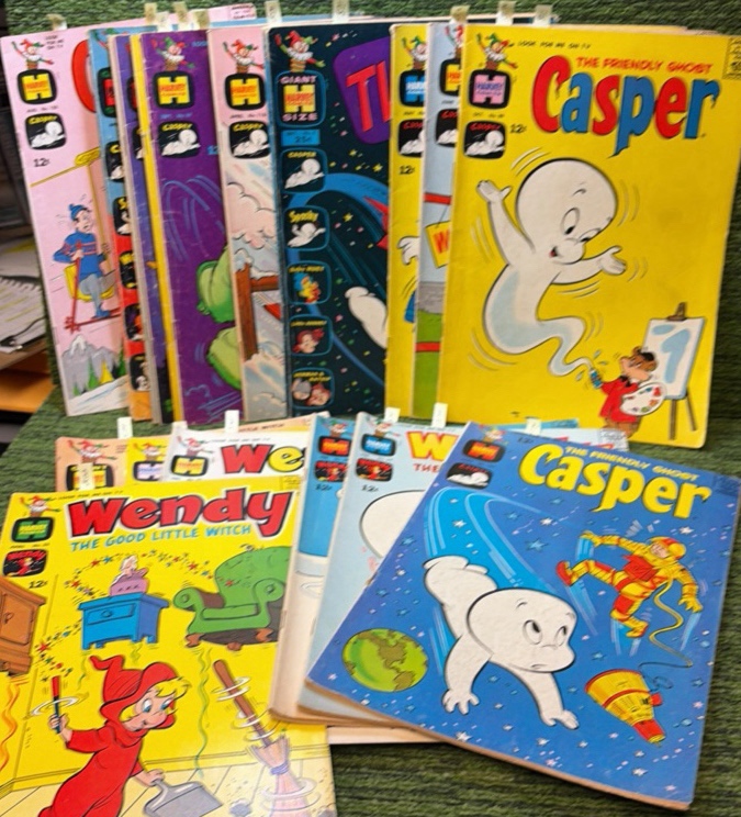 CASPER & WENDY COMIC LOT - VINTAGE-  15+ Comics in Color from the 70's!