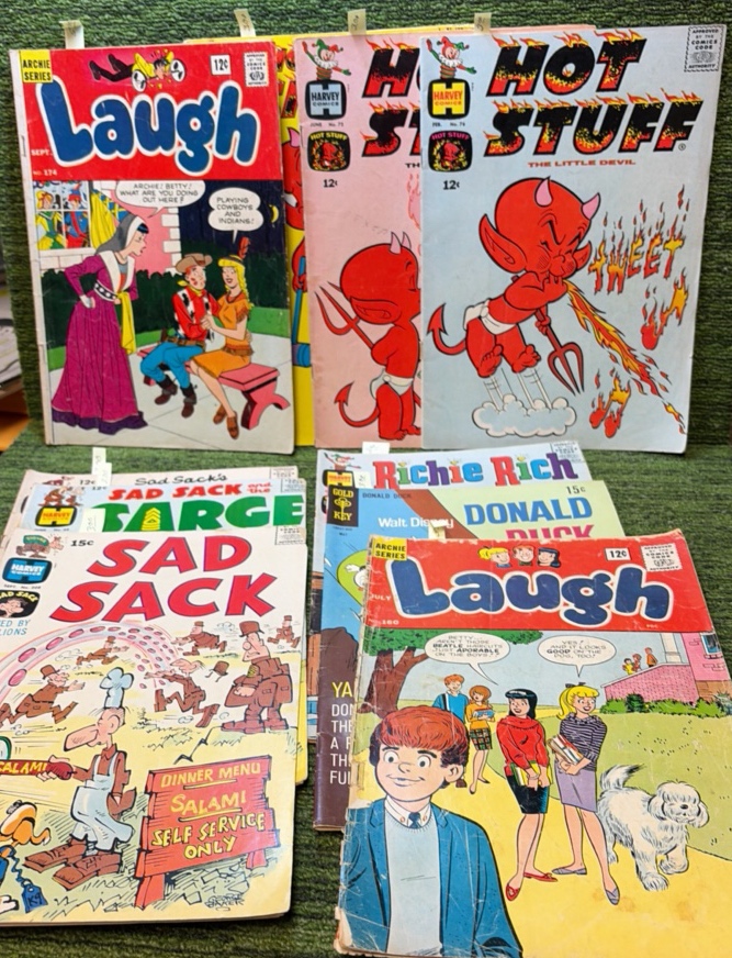 MIXED VINTAGE COMIC BOOK LOT 10 Comics w HOT STUFF, RICHIE RICH, & LAUGH 